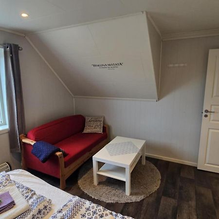 1 Room In The Yellow House, Close To Airport & Lofoten Evenskjer Extérieur photo