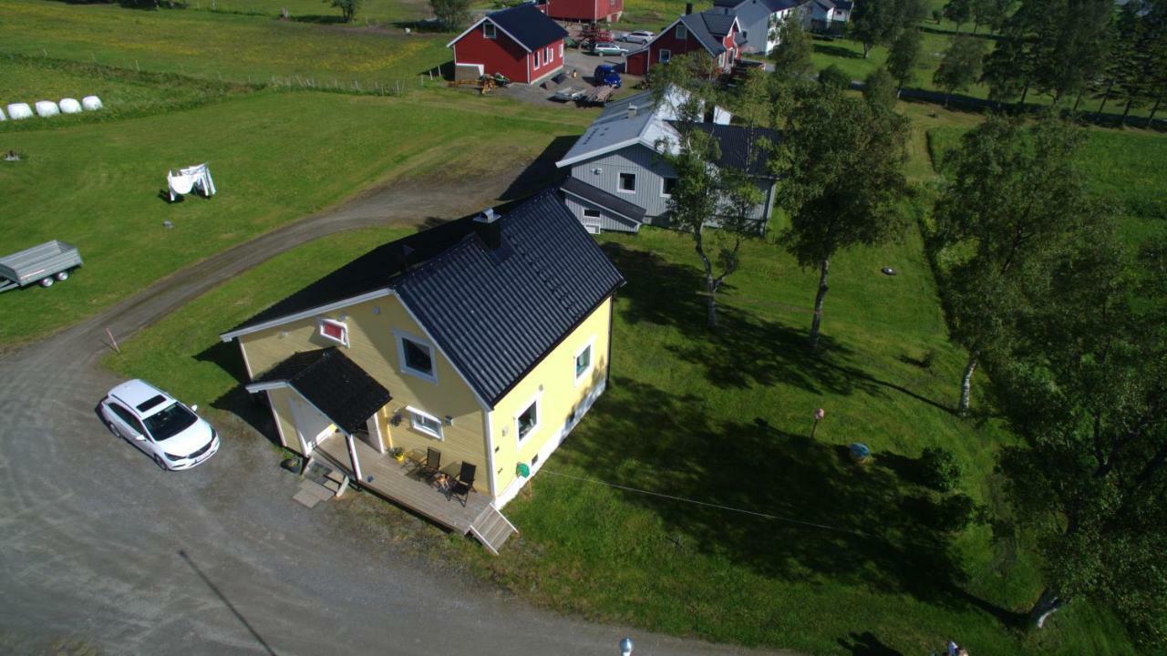 1 Room In The Yellow House, Close To Airport & Lofoten Evenskjer Extérieur photo